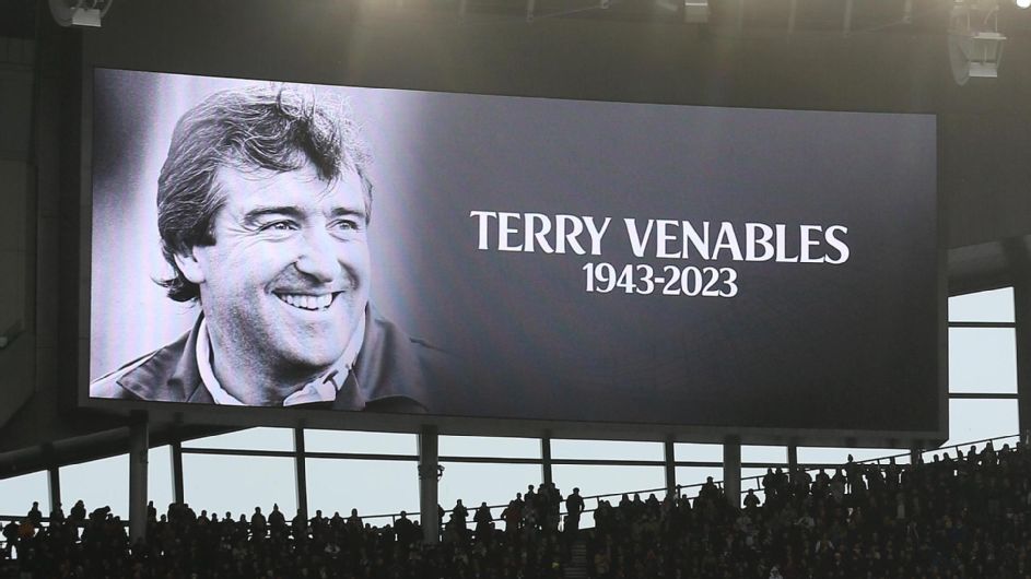 前英格兰和巴塞罗那主教练特里·维纳布尔斯（Terry Venables）因年满80岁去世的消息传出。
