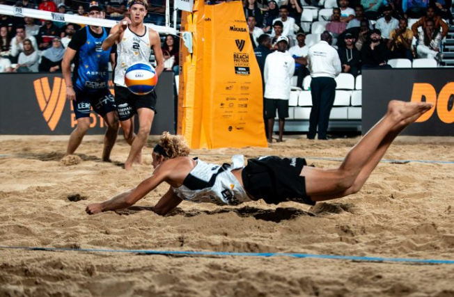 又是金牌！克里斯汀·努斯和泰伦·克洛斯加入稀有空气，赢得海滩职业巡回赛总决赛