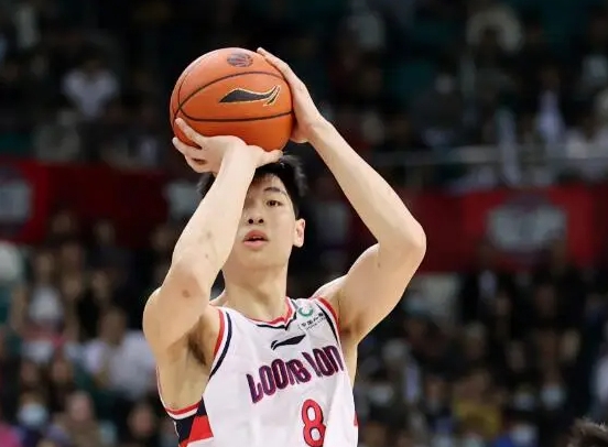 广州队以123-113险胜浙江，崔永熙贡献31分10篮板，陈盈骏两双表现出色