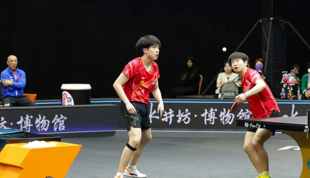 国乒夺得多哈常规挑战赛混双冠亚军，王楚钦在比赛中倒地但无大碍。