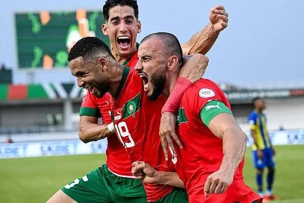 摩洛哥队在非洲杯小组赛首轮展现了不同球队的风采与挑战。