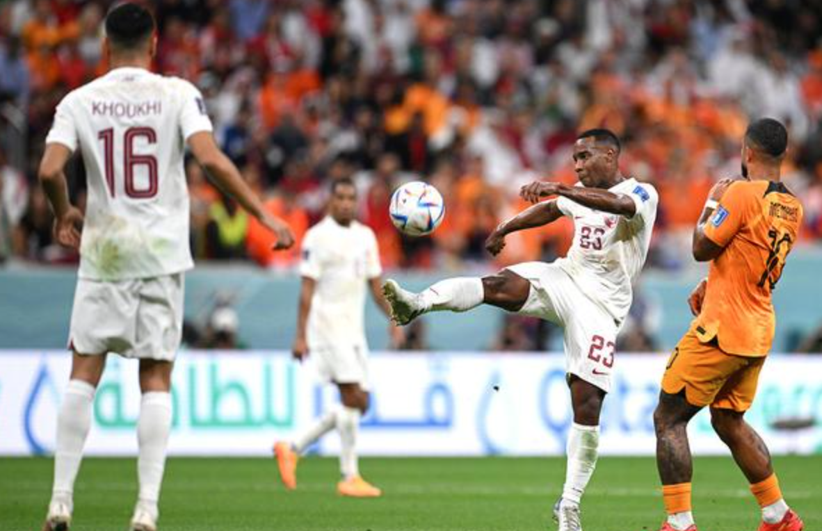  世界杯-荷兰2-0击败卡塔尔A组头名出线，2022世界杯荷兰vs卡塔尔哪队强