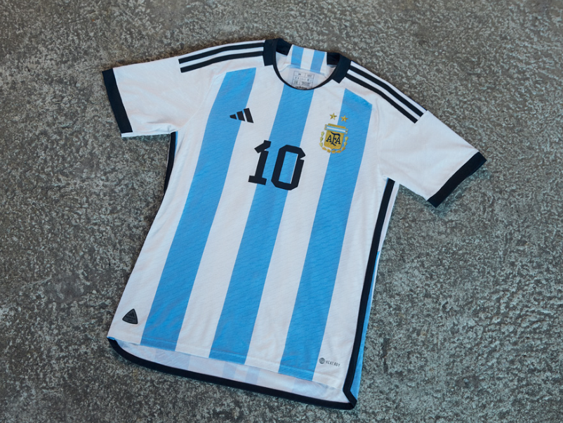 世界杯阿根廷为什么换球衣？为什么阿根廷球队换队服了呢