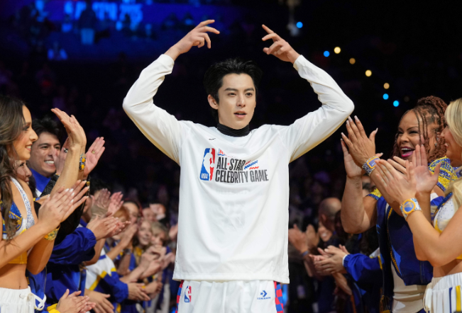 NBA全明星名人赛，王鹤棣出战，巴里-邦兹队夺冠