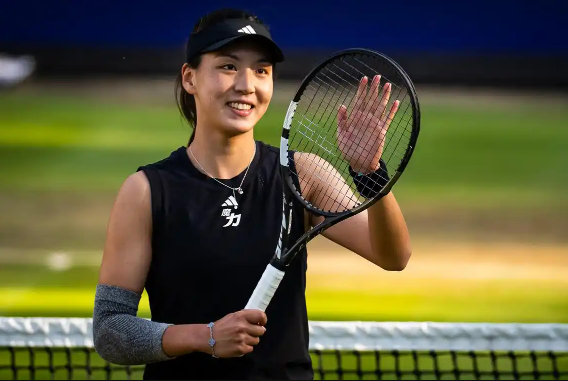 WTA500柏林站-王欣瑜草地赛场创历史 连克两位世界前十打进四强  
