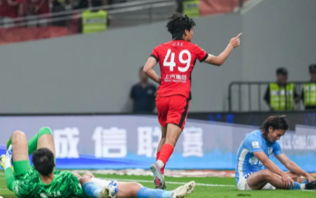 中超-李新翔传射 海港3-0完胜大连英博