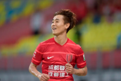 中超-韦世豪罗慕洛严鼎皓均传射 蓉城5-0狂胜新鹏城