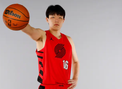 中国篮协同意杨瀚森不参加男篮亚洲杯 专注开拓者短训营