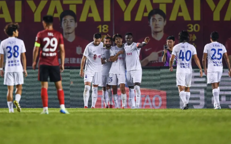 中超-英博客场2-0亚泰三连胜 刘祝润传射主导胜局